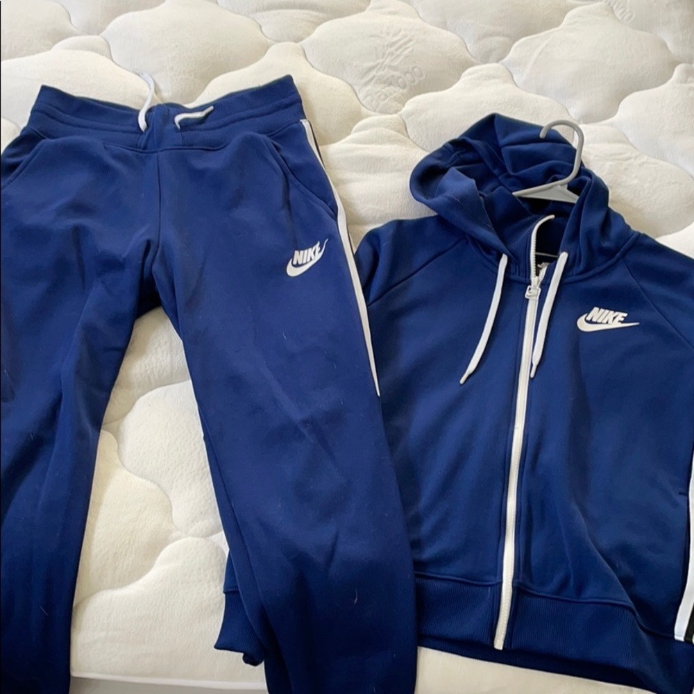 Nike track suit
